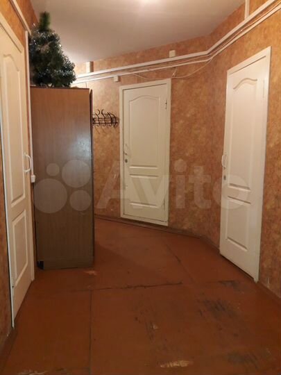 Комната 13 м² в 4-к., 2/2 эт.