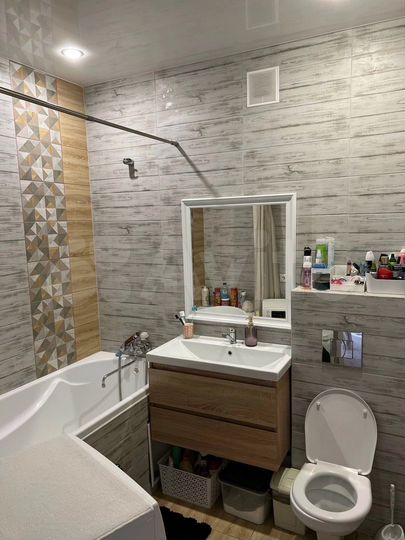 2-к. квартира, 70 м², 4/18 эт.