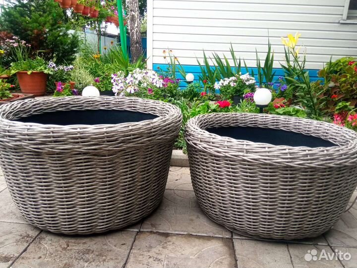 Уличные вазоны