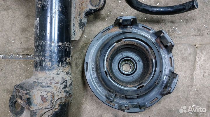 Стойка передняя левая Honda Jazz, Fit