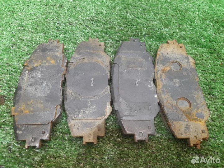 Тормозные колодки переднее Toyota Rav4 A40 2.0