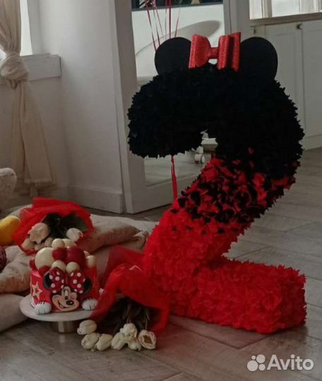 Цифра 2 в стиле Микки Маус