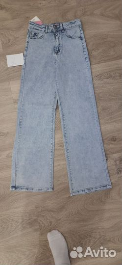 Джинсы женские
