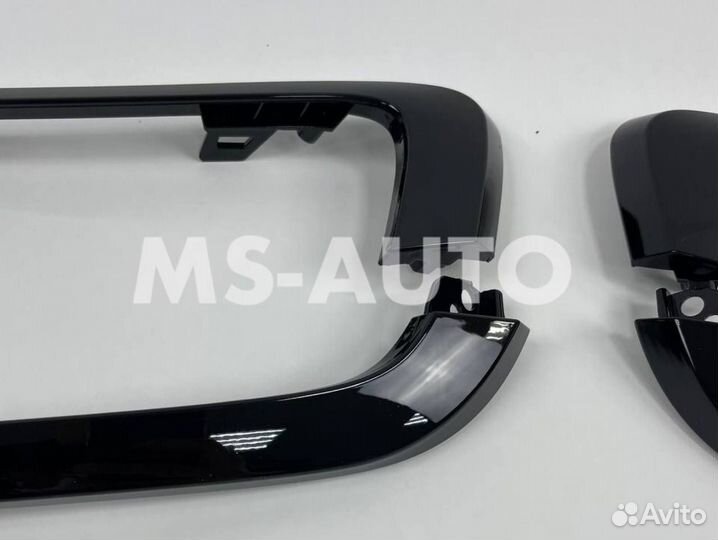 Молдинги Granta FL чёрный лак