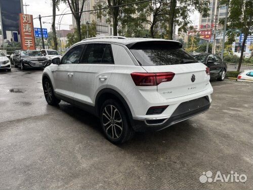 Volkswagen T-Roc 1.5 AMT, 2021, 32 000 км