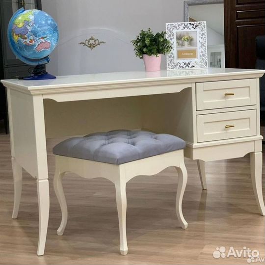 Письменный стол