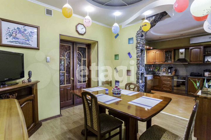 Дом 292,4 м² на участке 18 сот.