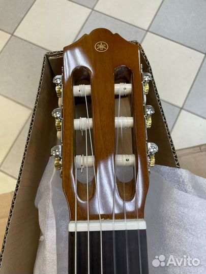 Классическая гитара Yamaha C40
