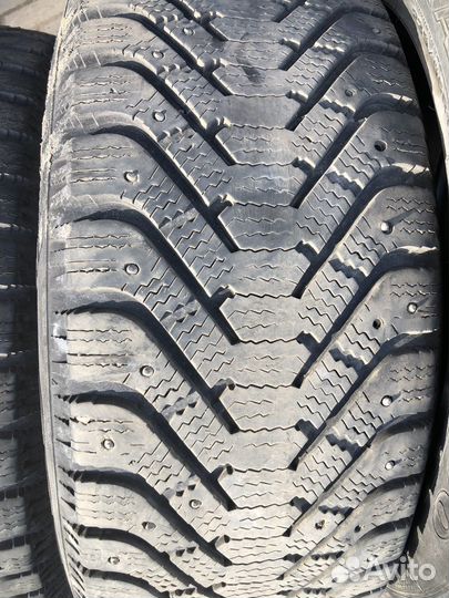 Goodyear UltraGrip 500 235/55 R17