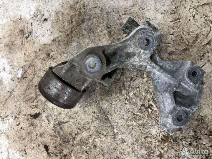 Кронштейн генератора Nissan Note 11 wagon HR16DE