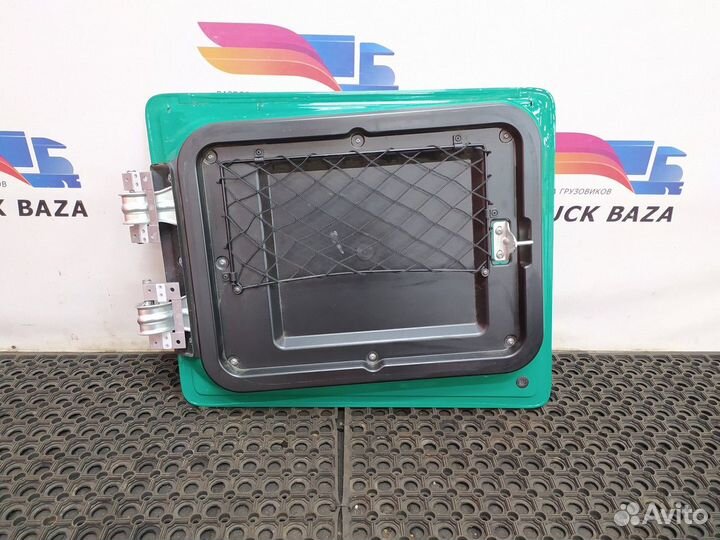 Крышка инструментального ящика левая