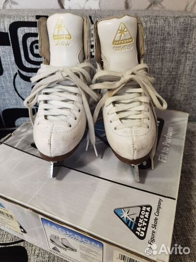 Фигурные коньки jackson 28