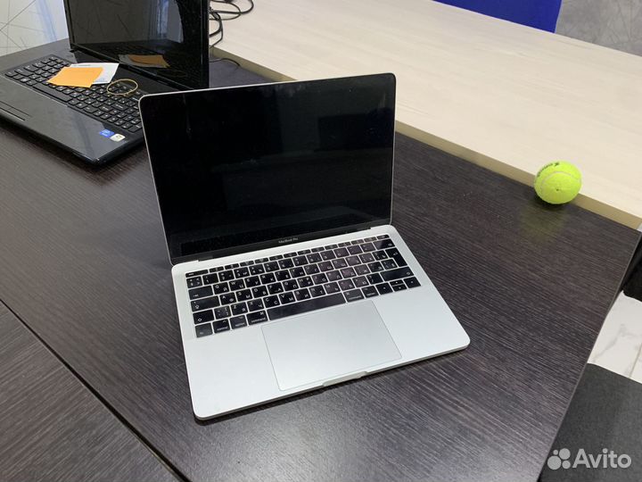 Macbook pro 13 2017 i5 8 128