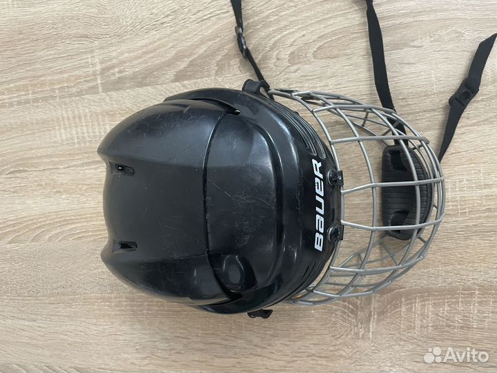 Хоккейный шлем