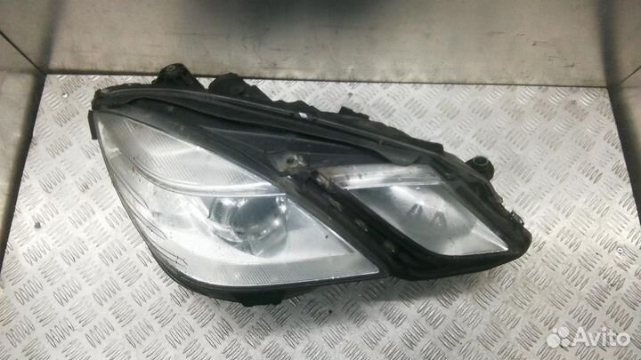 Фара правая Mercedes-Benz E-Class
