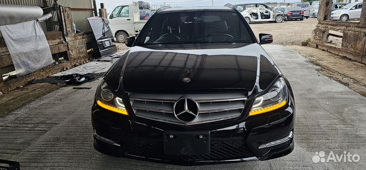 В разборе Mercedes w204 271.860 из Японии рест