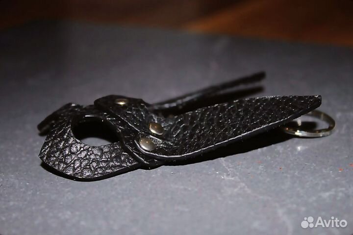 Брелок для ключей из натуральной кожи