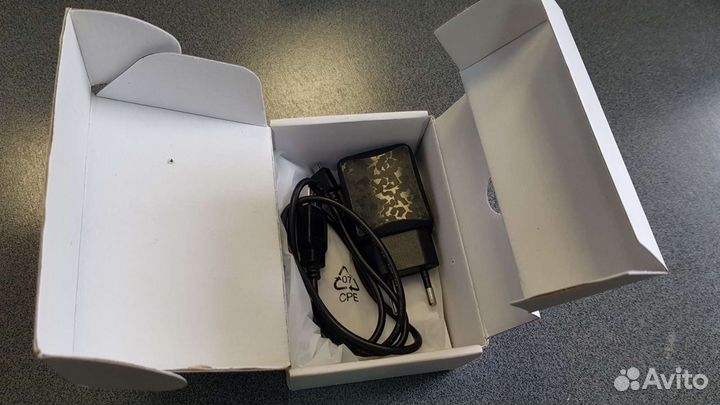 Мобильный телефон