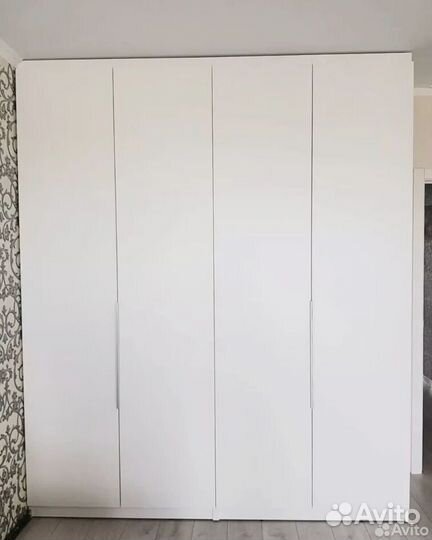 Шкаф распашной с зеркалом