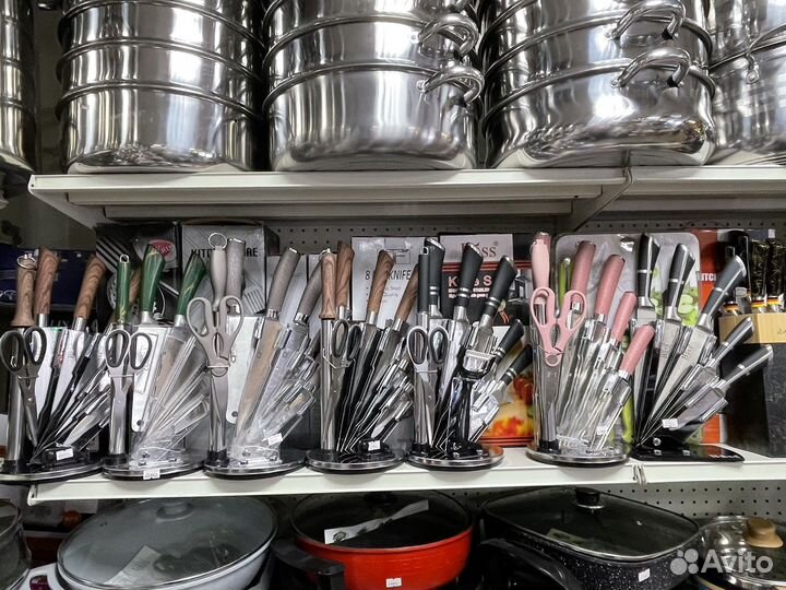 Набор кухонных ножей с подставкой