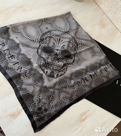 Платок Philipp Plein