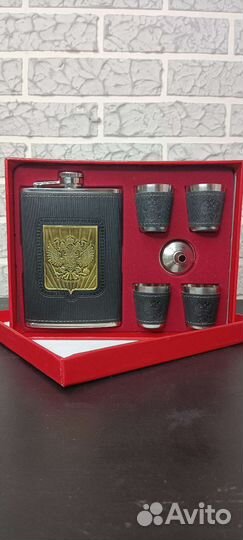Подарочный набор Фляжка с рюмками