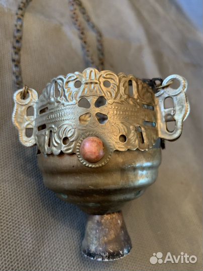 стеклянная старинная подвесная лампада. лампадка бронза, латунь антик. лампадка старинная. лампада 19 века для бедняков. лампада подвес латунь 19 век.