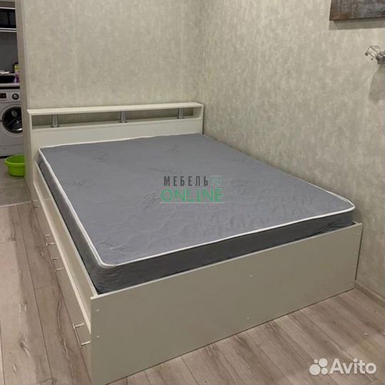 Кровать двуспальная с ящиками в комплетке