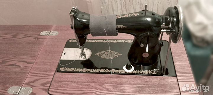 Швейная машинка г. Подольск с ножным управлением