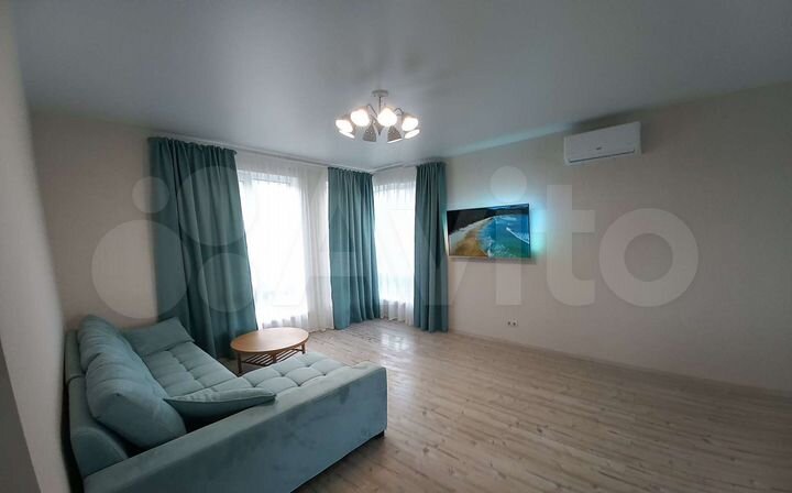 Дом 200 м² на участке 6,5 сот.