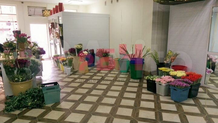 С арендатором Магазин цветов 180,7 кв.м