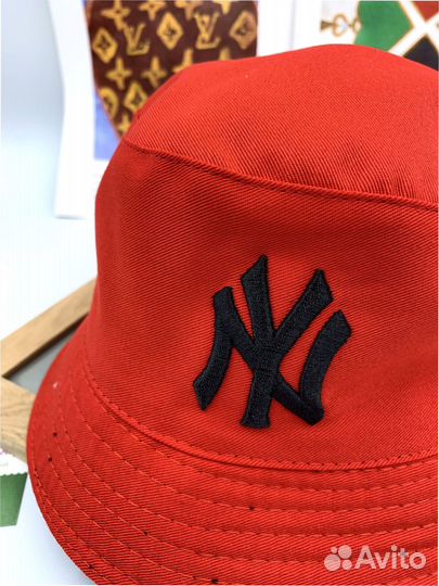 Панама NY двухсторонняя черно-красная (1011)