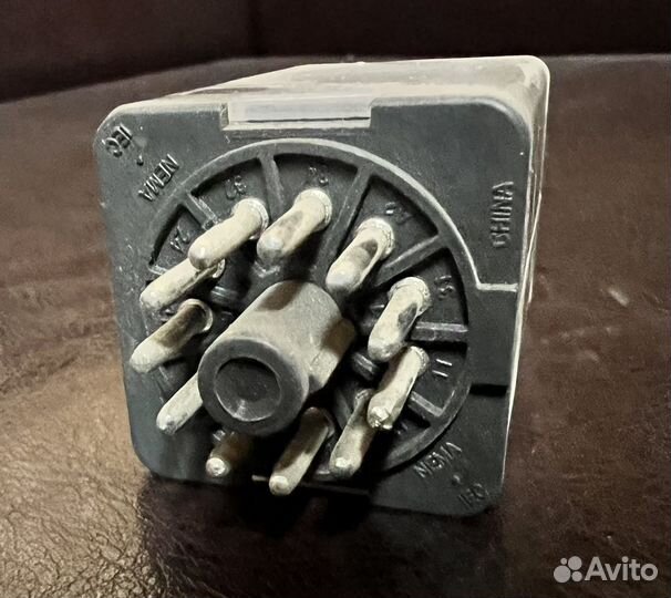 Schneider Electric rumc3AB1F7 Реле 3CO (цилиндр)