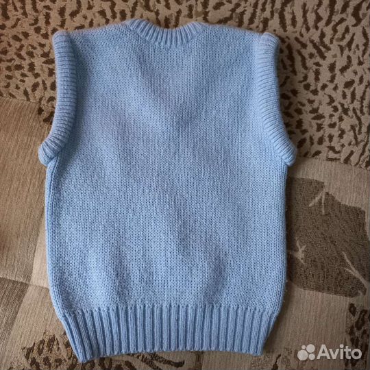 Вязанная желетка для мальчика