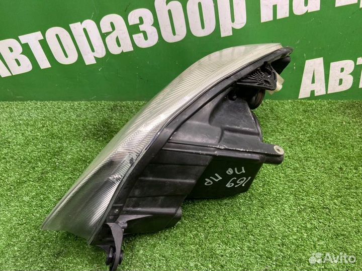 Фара галогеновая правая Skoda Fabia cgpa 2009