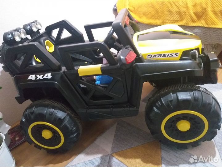Детский электромобиль джип
