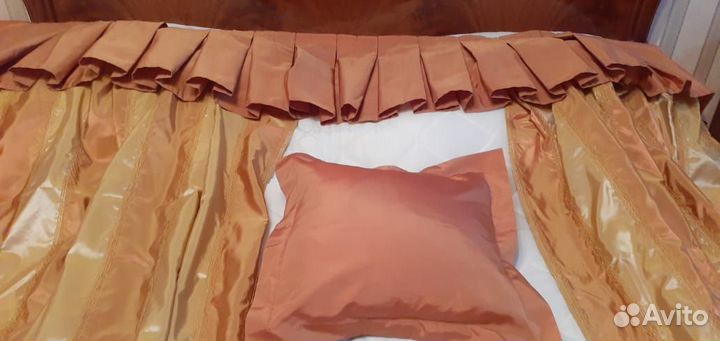 Комплект: шторы, покрывало, 2 наволочки и подушки