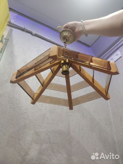 Продам люстру