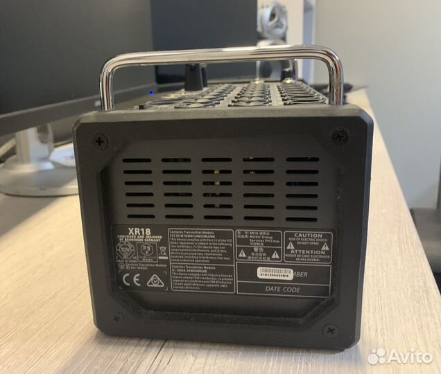 Behringer xr18 цифровой микшерный пульт