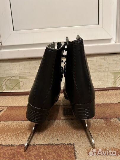 Коньки фигурные