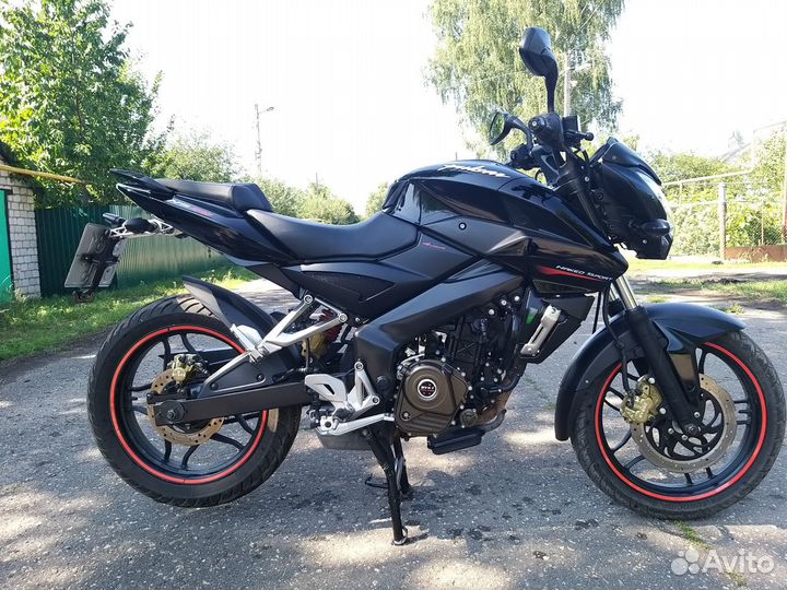 Bajaj Pulsar NS 200 (2015)