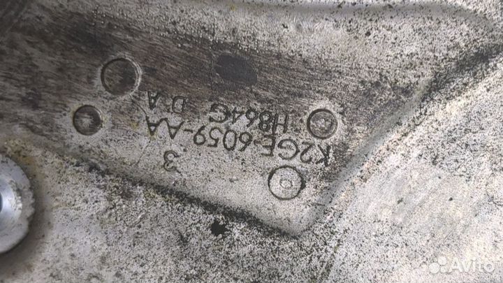 Крышка передняя двс Ford Escape