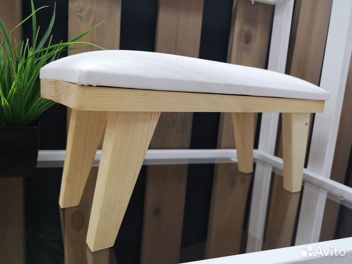 Маникюрная подставка