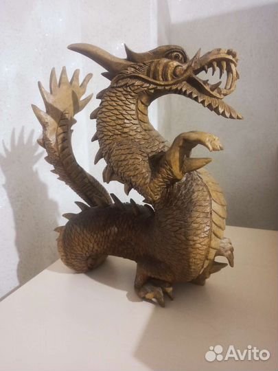 Дракон из дерева