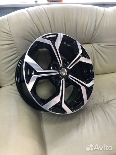 Диск литой 16 5*114,3 Et 45 67.1 кс 878