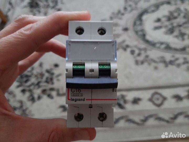 Автоматический выключатель legrand