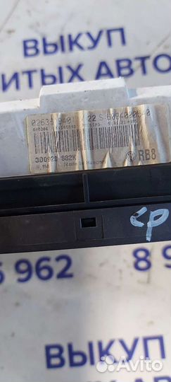 Щиток приборов на Volkswagen Phaeton