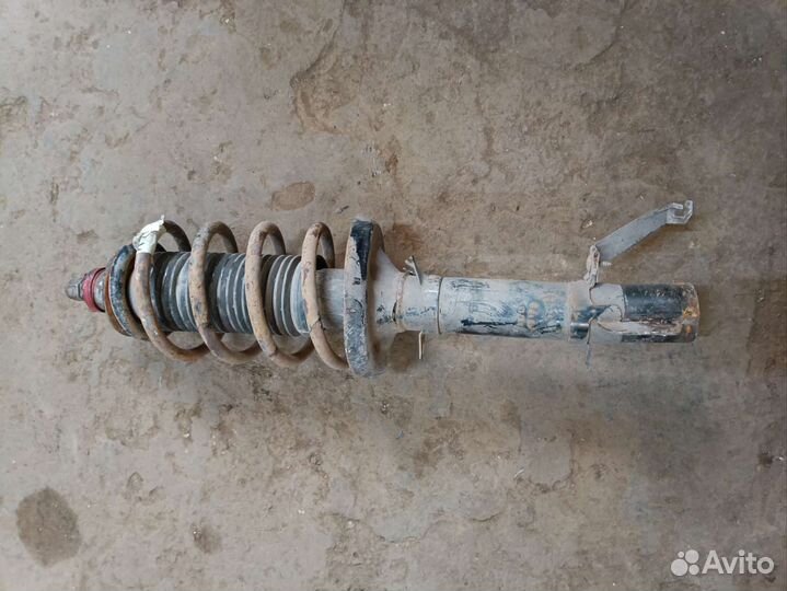 Передняя стойка Шкода Октавия тур А4