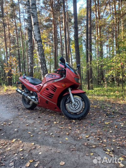 Продам Suzuki RF900