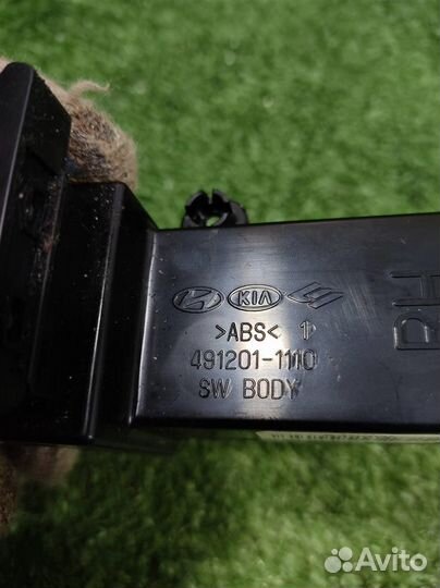 Переключатель обогрева сидений KIA Sportage 3 (SL